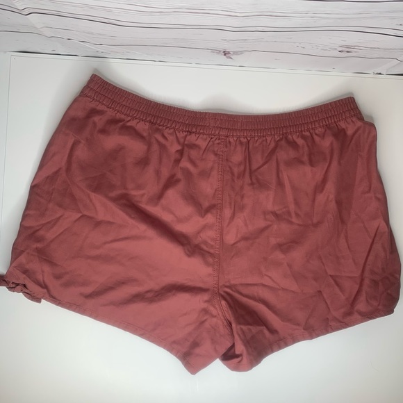 Madewell | Side Tie Pull On Shorts in color Autumn Berry - Picture 8 of 8
